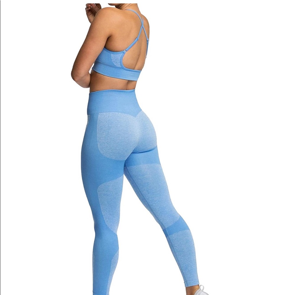 NEW Workout Set - Picture 3 of 5